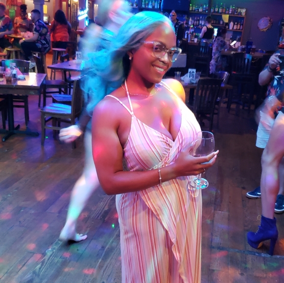 Meet your Posher, Brandi - Picture 3 of 4